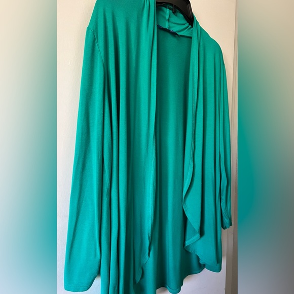 Beautiful turquoise blue Apt 9 cardigan. Measurement is 30 inches in length. - Picture 3 of 6